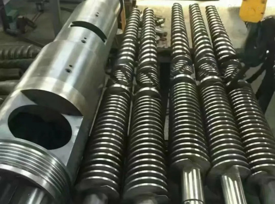 Ekstruder Makinesi İçin Konik Çift Vidalı Namlu 38CrMoAIA Nitrürlenmiş Malzeme