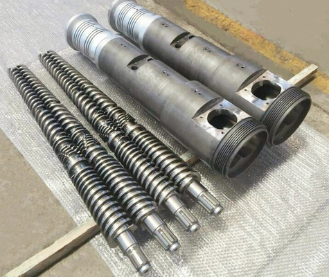 SPC Zemin Ekstrüzyon Makinesi yedek parçası Nitritli veya Bimetal Barrel ve vida