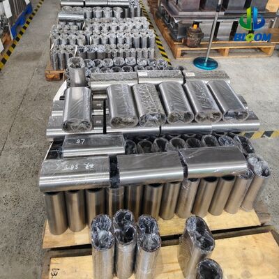 Yüksek performanslı Nikel Kromo Tungsten Kompozit Fıçı Liner, 600°C sıcaklığa dayanıklı ve HRC 58-62 Sertliği ile Çift Makara Ekstrüder