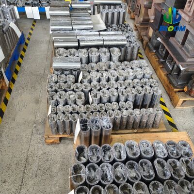 Yüksek performanslı Nikel Kromo Tungsten Kompozit Fıçı Liner, 600°C sıcaklığa dayanıklı ve HRC 58-62 Sertliği ile Çift Makara Ekstrüder