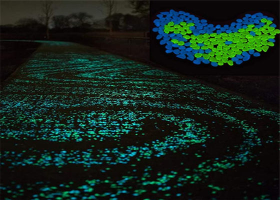 Yürüme Yolu Dekorasyonu İçin Karanlık Bahçe Çakıllarında Güneş Enerjili Glow